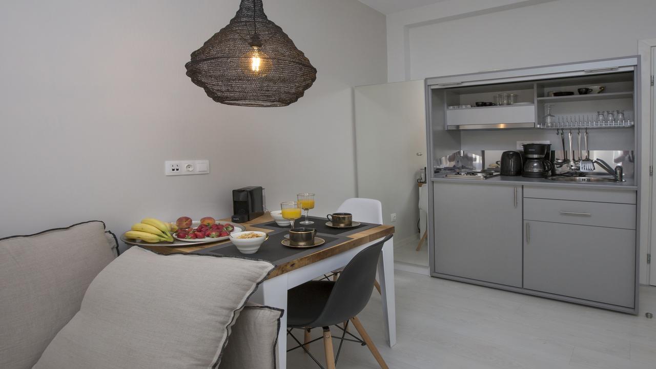 Ermou Stylish Suites By Ghh 雅典 外观 照片